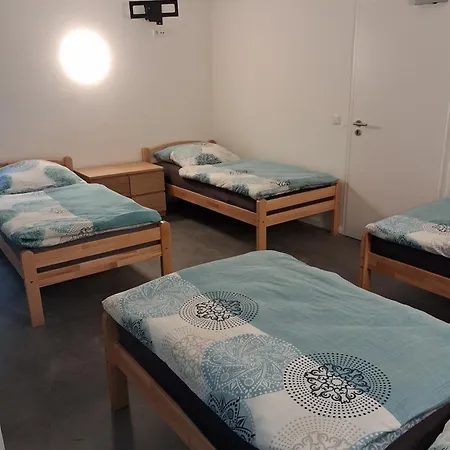 Vendégház Fuer Monteure Mit Eigener Kueche Und Bad *