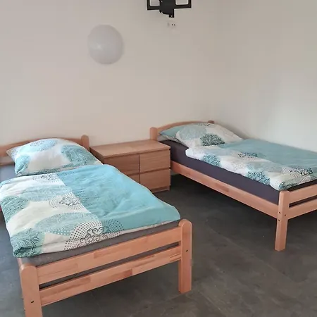 Fuer Monteure Mit Eigener Kueche Und Bad Vendégház Amberg